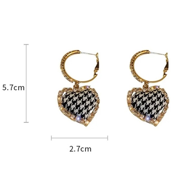 💖5 items for $25 Sale!💖 Heart Shape Rhinestone Drop Earrings - Picture 6 of 6